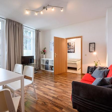 Helle Wohnung in Sudenburg mit Terrasse - WLAN, 4 Schlafplätze Magdeburg Exterior foto