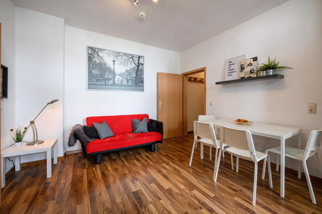 Helle Wohnung in Sudenburg mit Terrasse - WLAN, 4 Schlafplätze Magdeburg Exterior foto
