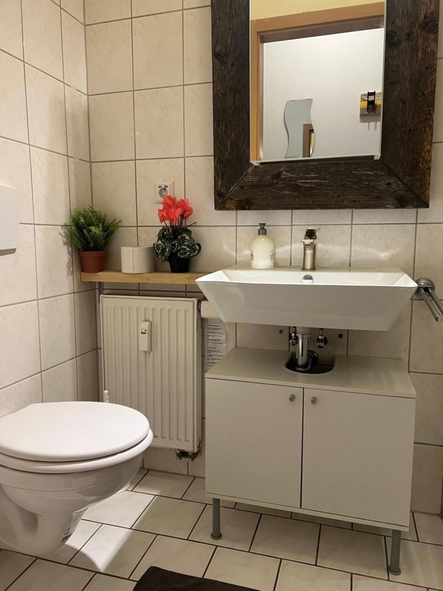 Helle Wohnung in Sudenburg mit Terrasse - WLAN, 4 Schlafplätze Magdeburg Exterior foto
